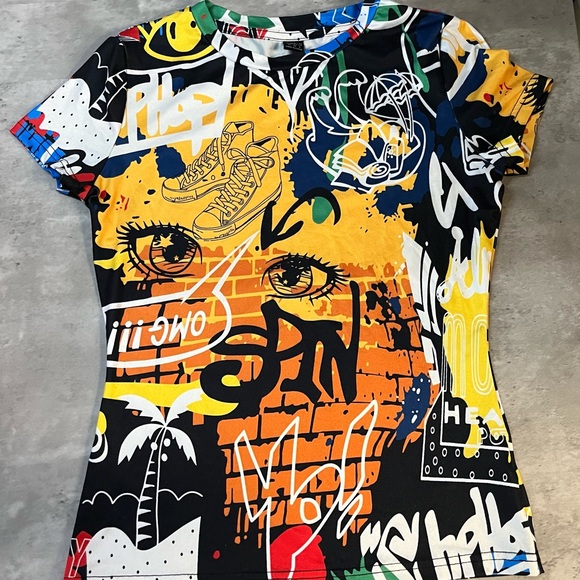 Graphic Print Tee - Picture 4 of 9